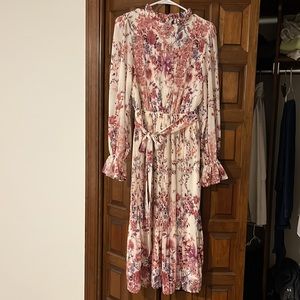 Vici Floral Pleated MIDI Dress. Size medium.
